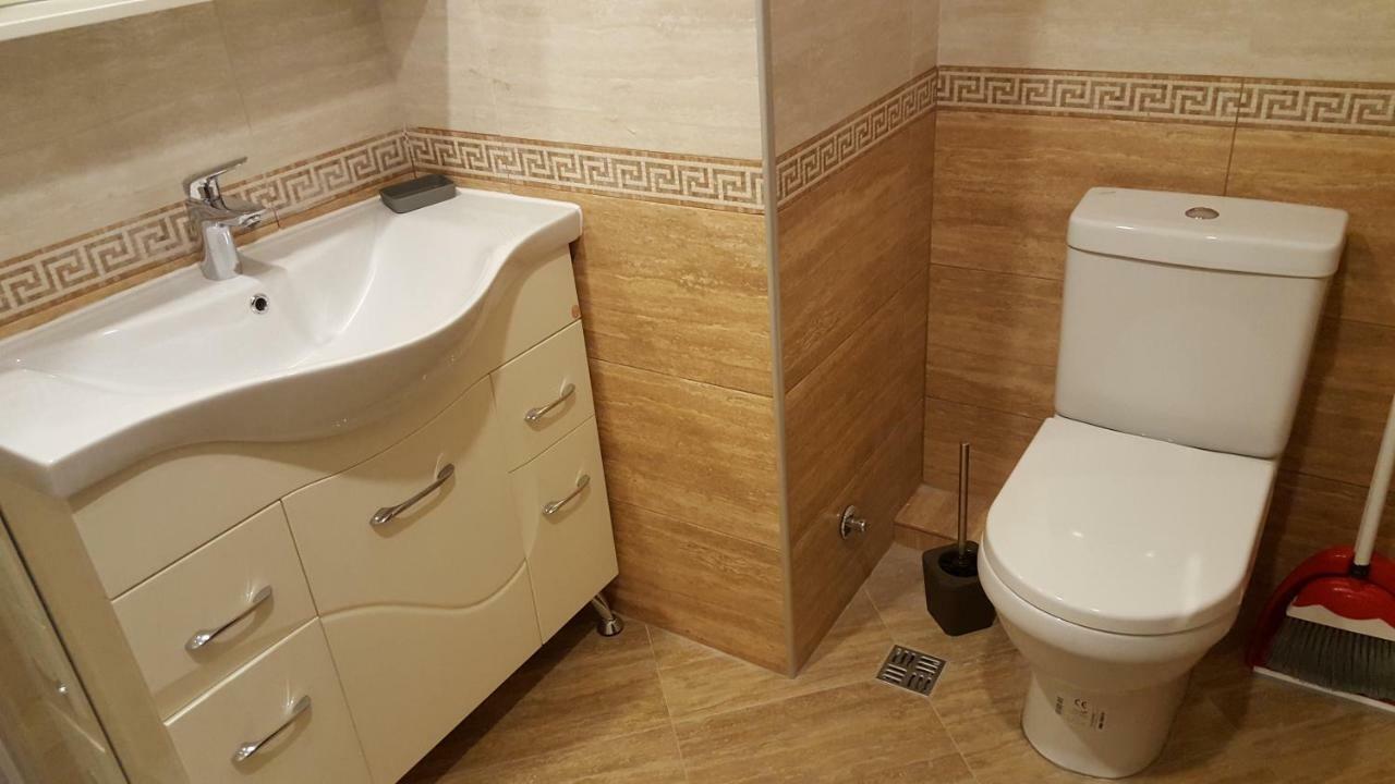 Mimino Apartment Deluxe First Line バトゥーミ エクステリア 写真