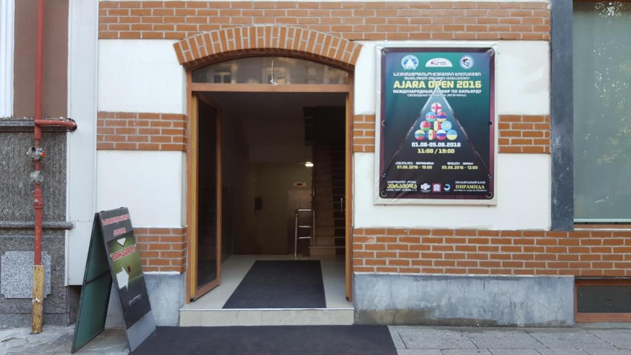 Mimino Apartment Deluxe First Line バトゥーミ エクステリア 写真